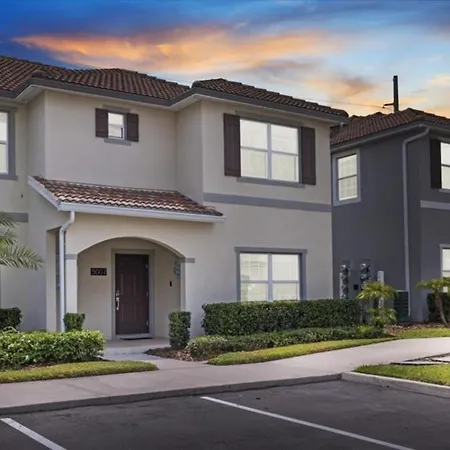 5 Bedroom- 4 Bathroom Storey Lake 5007 Wa